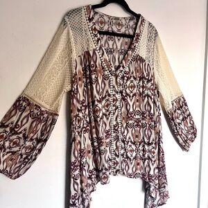 Gimmicks by BKE Cream and Brown Patterned Blouse
